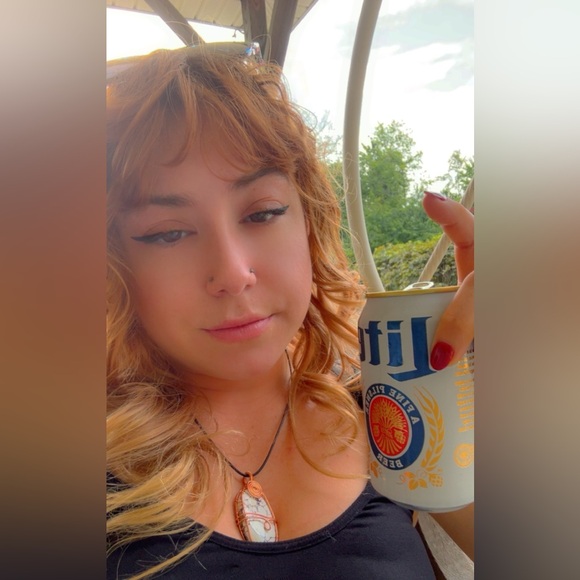 Meet your Posher, Aly - Picture 3 of 3